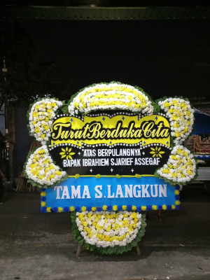 Papan Bunga Duka di Saombo